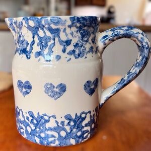 VTG Pottery Pitcher Jug Spongeware Blue White Heart Design Henn Roseville Ohio